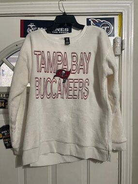 NFL White Crewneck with Red Tampa Bay Buccaneers Embroidery